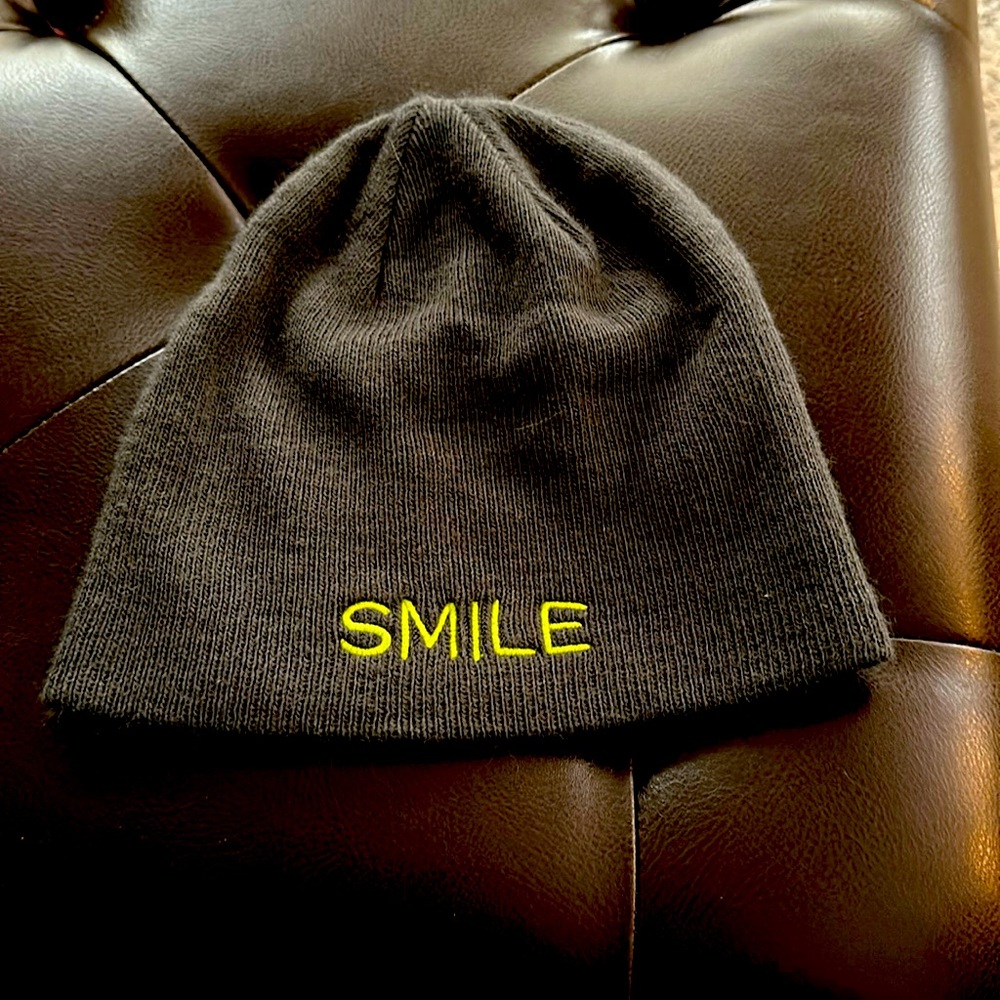 Smile grey knit hat